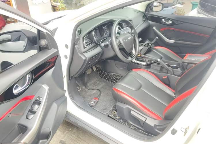 Used Venucia D60 2018 1.6L CVT Smart Connect Elite Edition Driver Seat