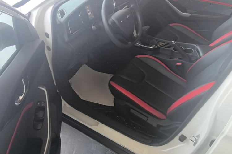 Used Venucia D60 2018 1.6L CVT Smart Connect Elite Edition Driver Seat