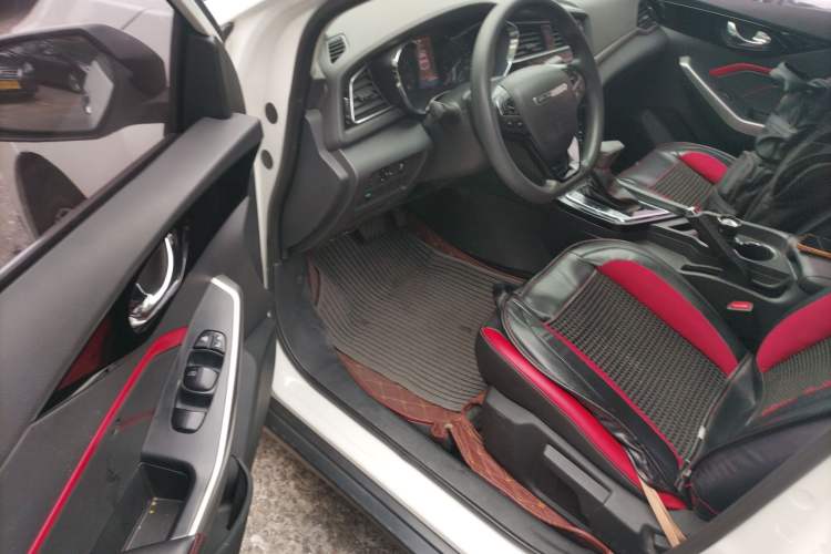Used Venucia D60 2018 1.6L CVT Smart Connect Elite Edition Driver Seat