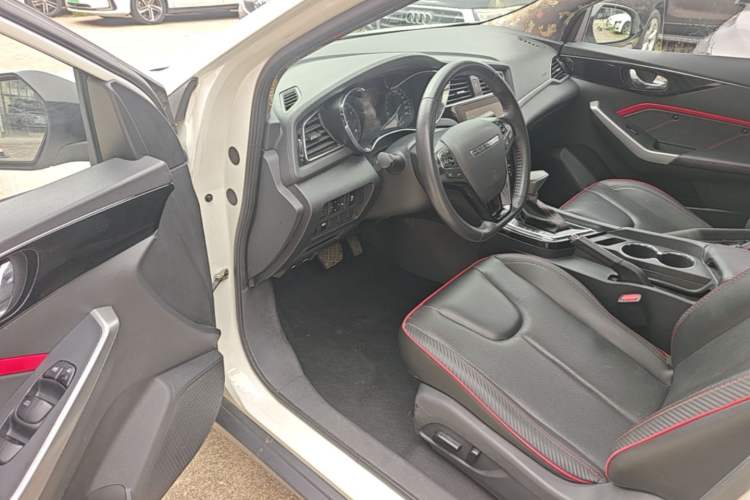 Used Venucia D60 2018 1.6L CVT Smart Connect Luxury Edition Driver Seat