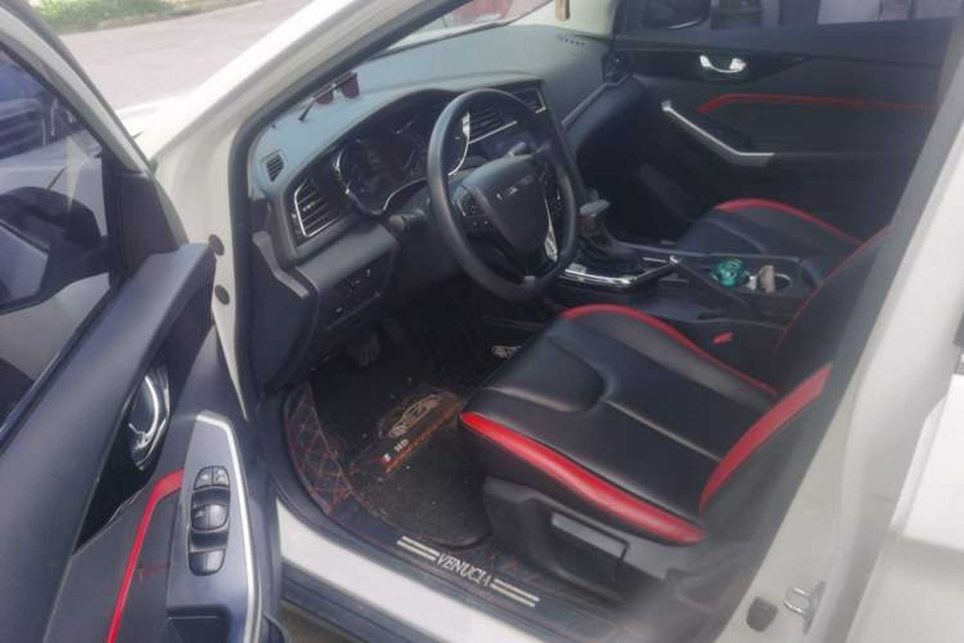 Used Venucia D60 2018 1.6L CVT Smart Connect Elite Edition Driver Seat