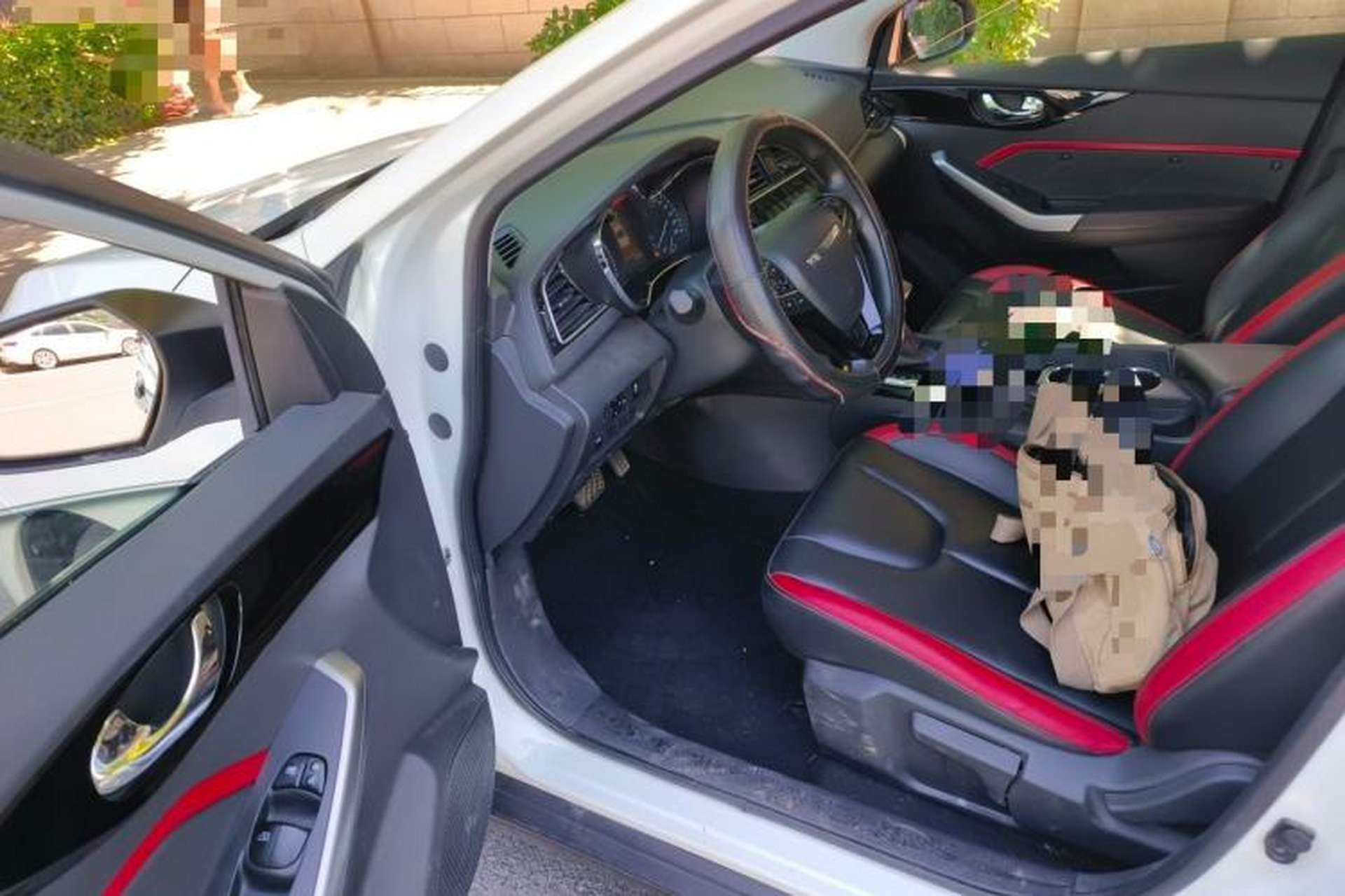 Used Venucia D60 2018 1.6L CVT Smart Connect Elite Edition Driver Seat