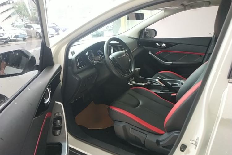 Used Venucia D60 2018 1.6L CVT Smart Connect Elite Edition Driver Seat