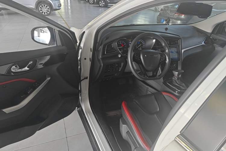 Used Venucia D60 2018 1.6L CVT Smart Connect Elite Edition Driver Seat