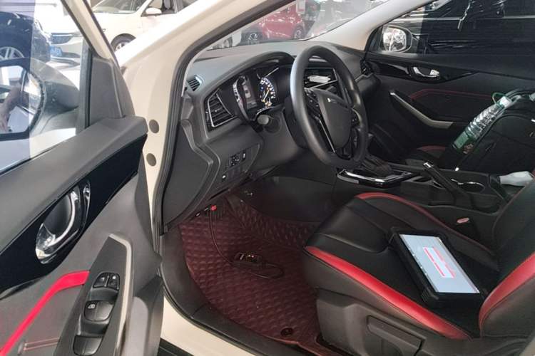 Used Venucia D60 2018 1.6L CVT Smart Connect Elite Edition Driver Seat