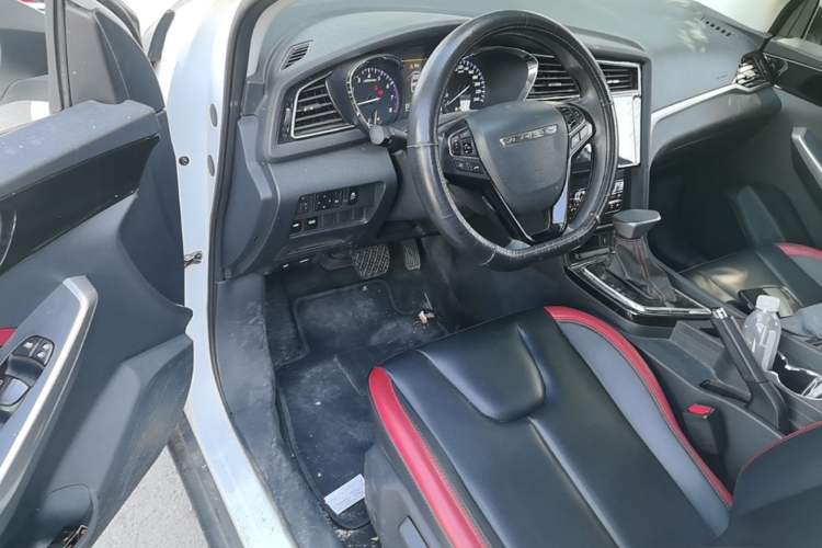 Used Venucia D60 2018 1.6L CVT Smart Connect Elite Edition Driver Seat