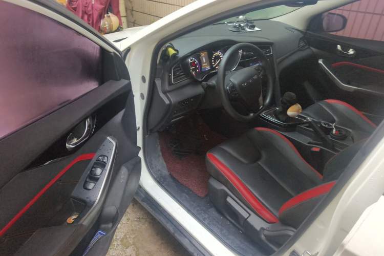 Used Venucia D60 2018 1.6L Manual Smart Connect Elite Edition Driver Seat