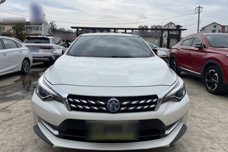 Used Venucia D60 2018 1.6L Manual Smart Connect Elite Edition Exterior 1