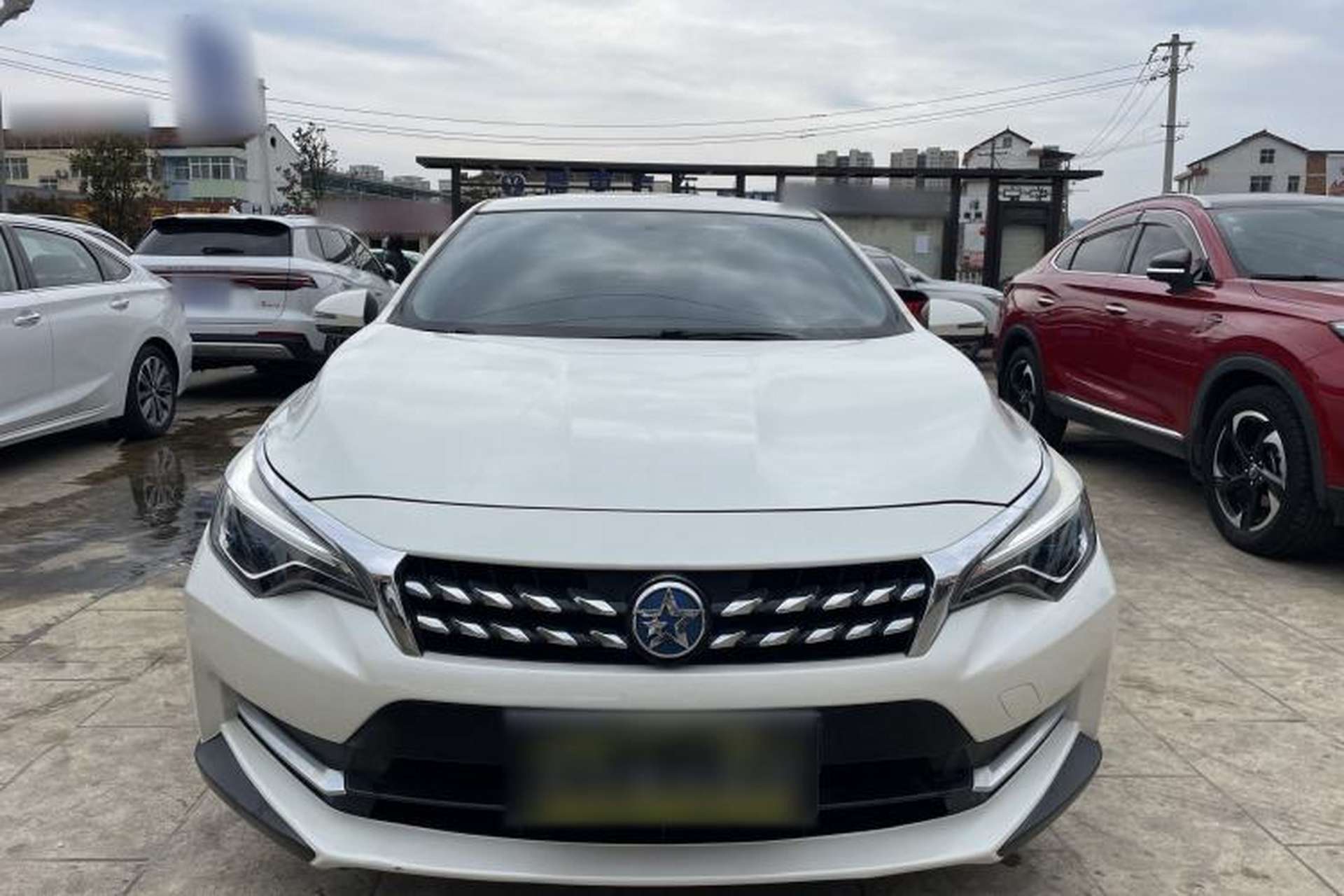 Used Venucia D60 2018 1.6L Manual Smart Connect Elite Edition Exterior 1