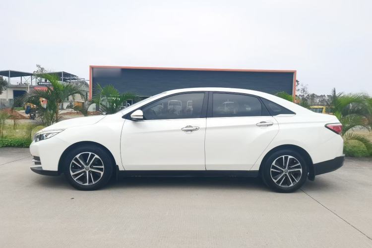 Used Venucia D60 2018 1.6L CVT Smart Connect Elite Edition Exterior 3