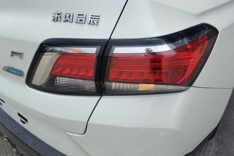 Used Venucia D60 2018 1.6L CVT Smart Connect Elite Edition Exterior 3