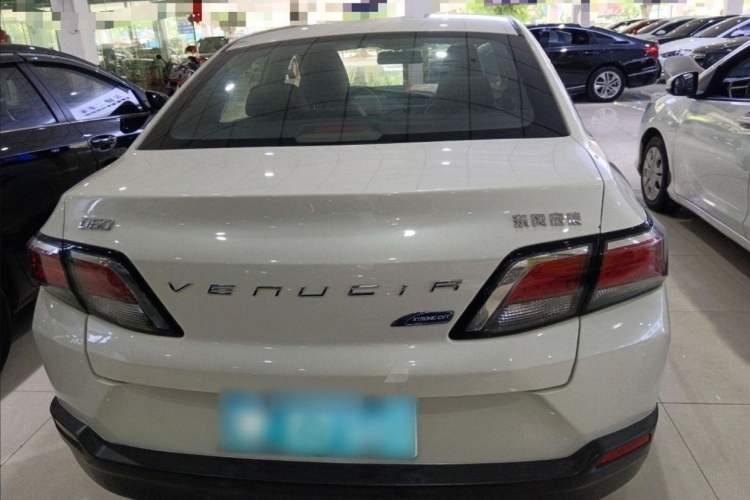 Used Venucia D60 2018 1.6L CVT Smart Connect Elite Edition Exterior 3