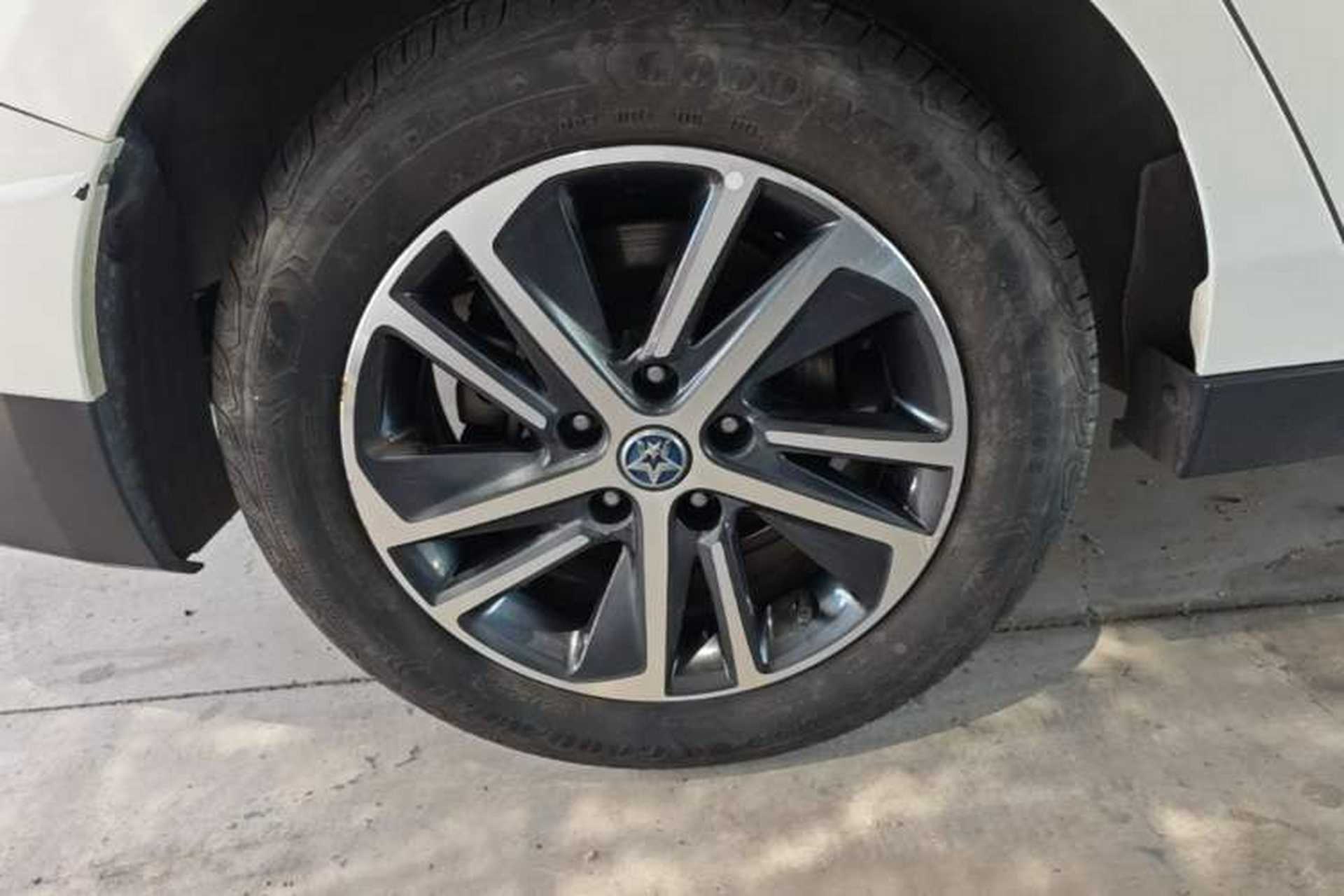 Used Venucia D60 2018 1.6L Manual Smart Connect Elite Edition Exterior 5