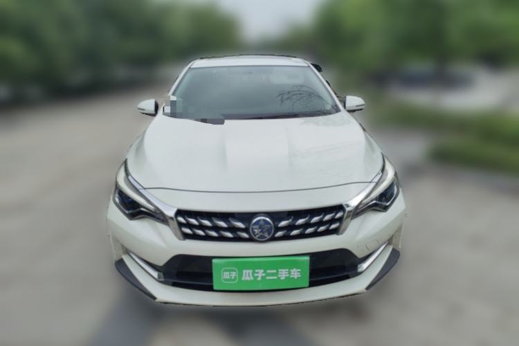Used Venucia D60 2018 1.6L CVT Smart Connect Elite Edition Front
