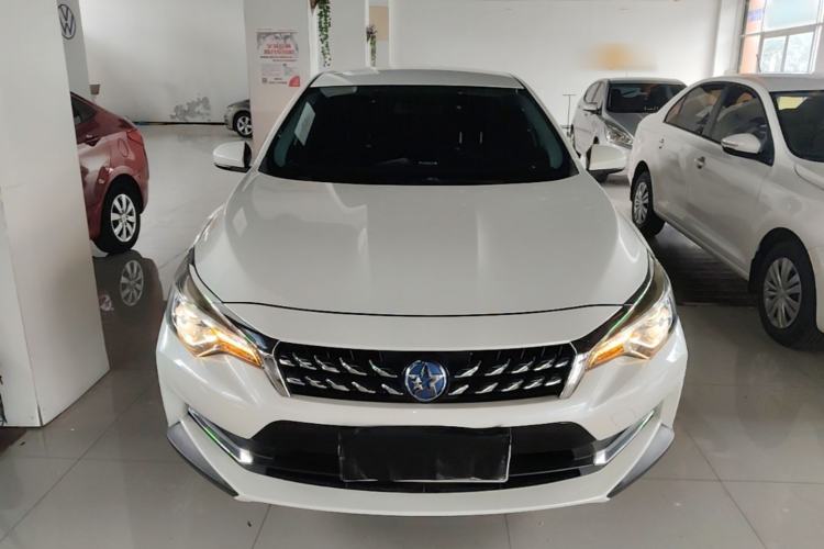 Used Venucia D60 2018 1.6L CVT Comfort Edition Front