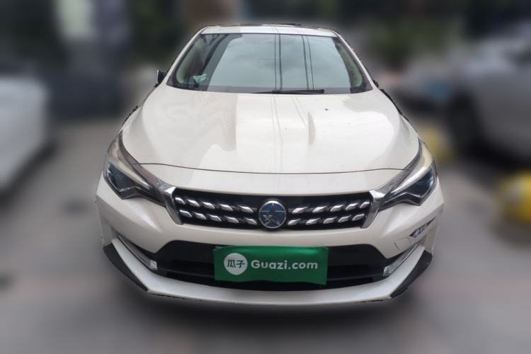 Used Venucia D60 2018 1.6L CVT Smart Connect Elite Edition Front