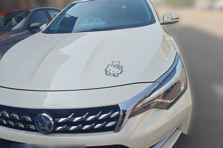 Used Venucia D60 2018 1.6L CVT Smart Connect Elite Edition Front