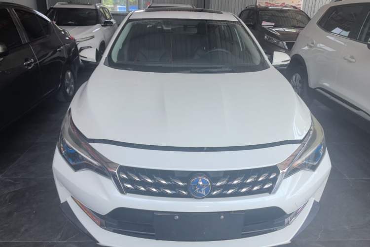 Used Venucia D60 2018 1.6L CVT Smart Connect Elite Edition Front