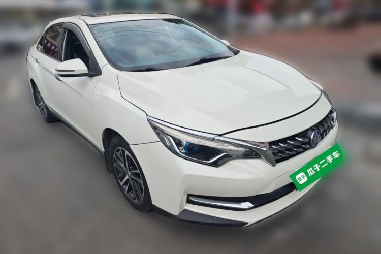 Used Venucia D60 2018 1.6L CVT Smart Connect Elite Edition Front Right 45 Deg