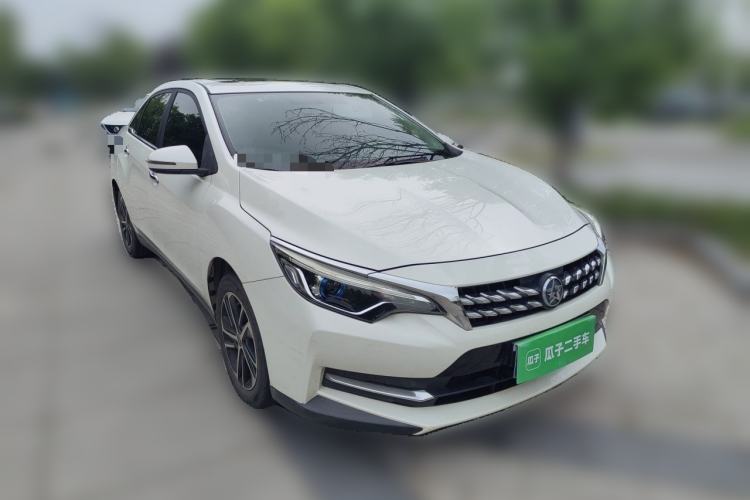Used Venucia D60 2018 1.6L CVT Smart Connect Elite Edition Front Right 45 Deg