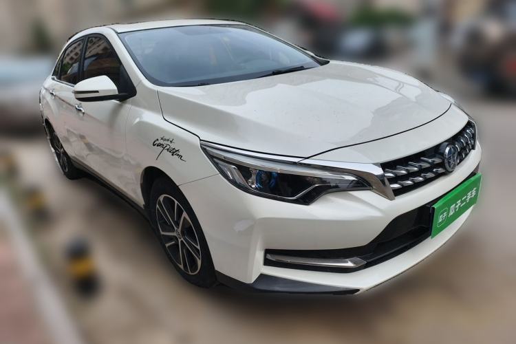 Used Venucia D60 2018 1.6L Manual Smart Connect Elite Edition Front Right 45 Deg