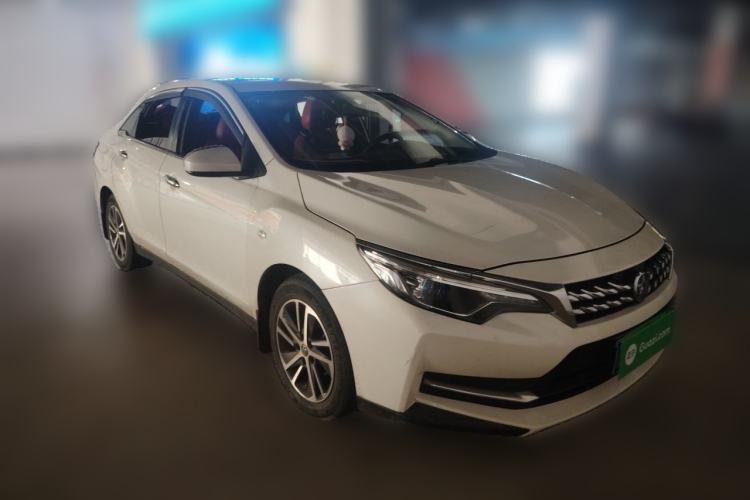 Used Venucia D60 2018 1.6L CVT Comfort Edition Front Right 45 Deg