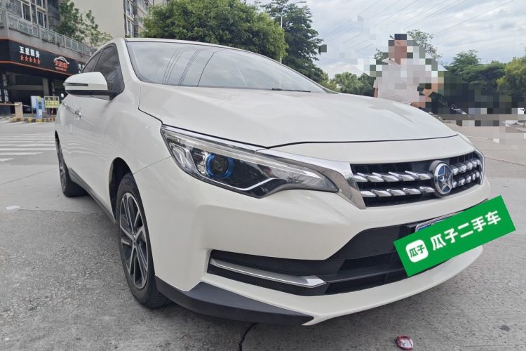 Used Venucia D60 2018 1.6L CVT Smart Connect Elite Edition Front Right 45 Deg