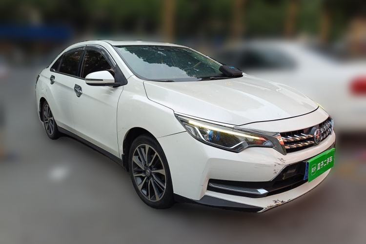 Used Venucia D60 2018 1.6L CVT Smart Connect Luxury Edition Front Right 45 Deg
