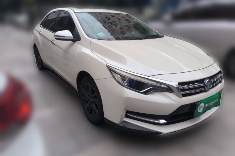 Used Venucia D60 2018 1.6L CVT Smart Connect Elite Edition Front Right 45 Deg
