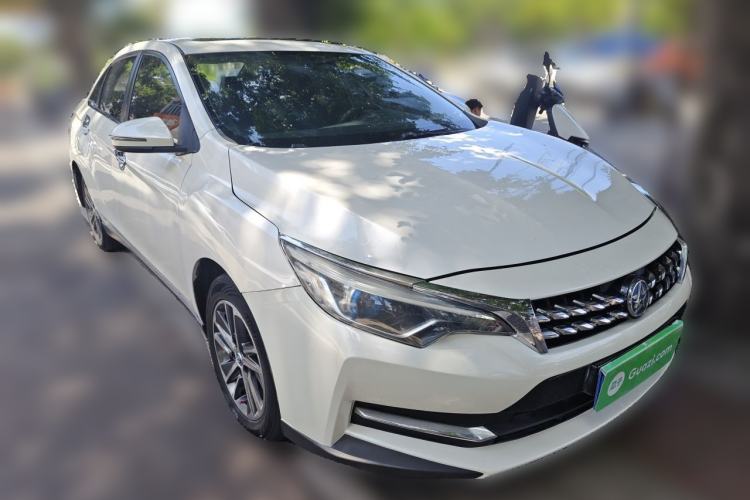 Used Venucia D60 2018 1.6L CVT Smart Connect Elite Edition Front Right 45 Deg