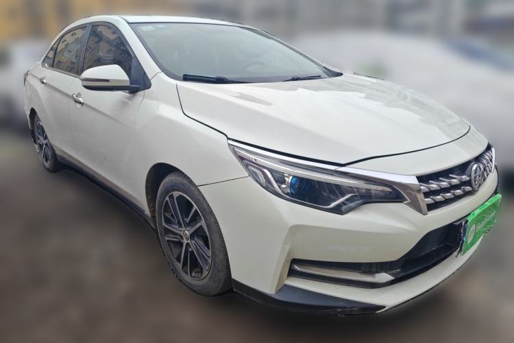 Used Venucia D60 2018 1.6L Manual Smart Connect Elite Edition Front Right 45 Deg