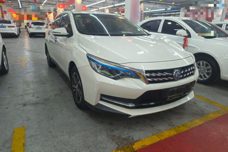 Used Venucia D60 2018 1.6L CVT Smart Connect Elite Edition Front Right 45 Deg