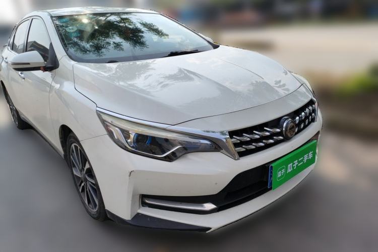 Used Venucia D60 2018 1.6L CVT Smart Connect Luxury Edition Front Right 45 Deg
