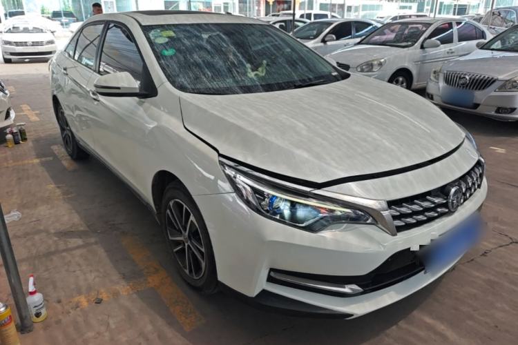 Used Venucia D60 2018 1.6L CVT Smart Connect Elite Edition Front Right 45 Deg
