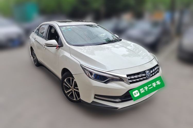 Used Venucia D60 2018 1.6L CVT Smart Connect Elite Edition Front Right 45 Deg