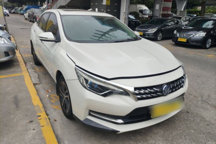 Used Venucia D60 2018 1.6L CVT Smart Connect Elite Edition Front Right 45 Deg