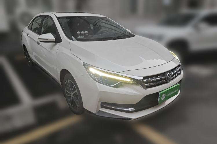 Used Venucia D60 2018 1.6L CVT Smart Connect Elite Edition Front Right 45 Deg