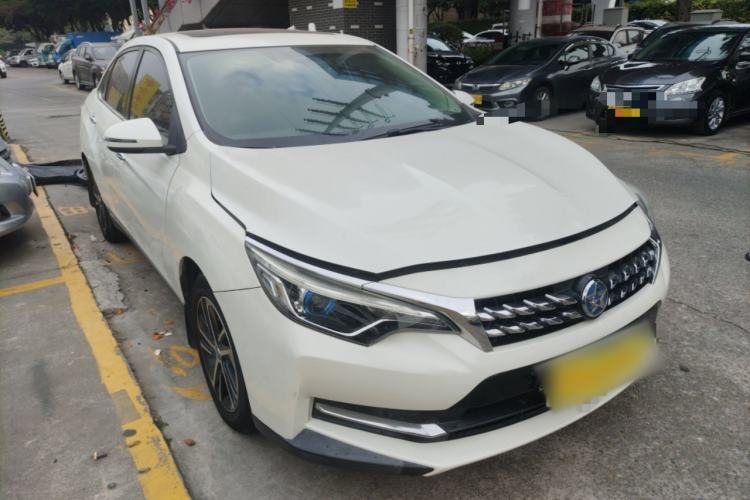 Used Venucia D60 2018 1.6L CVT Smart Connect Elite Edition Front Right 45 Deg