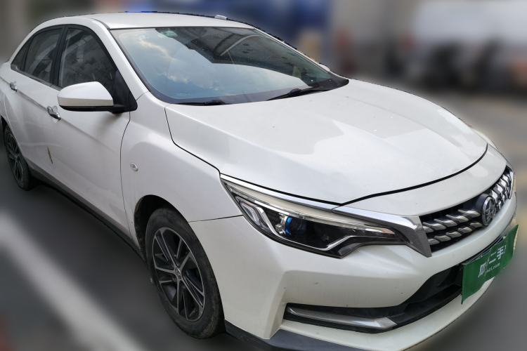 Used Venucia D60 2018 1.6L Manual Comfort Edition Front Right 45 Deg