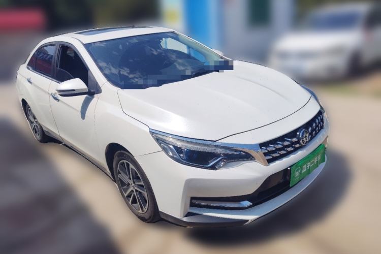 Used Venucia D60 2018 1.6L CVT Smart Connect Elite Edition Front Right 45 Deg
