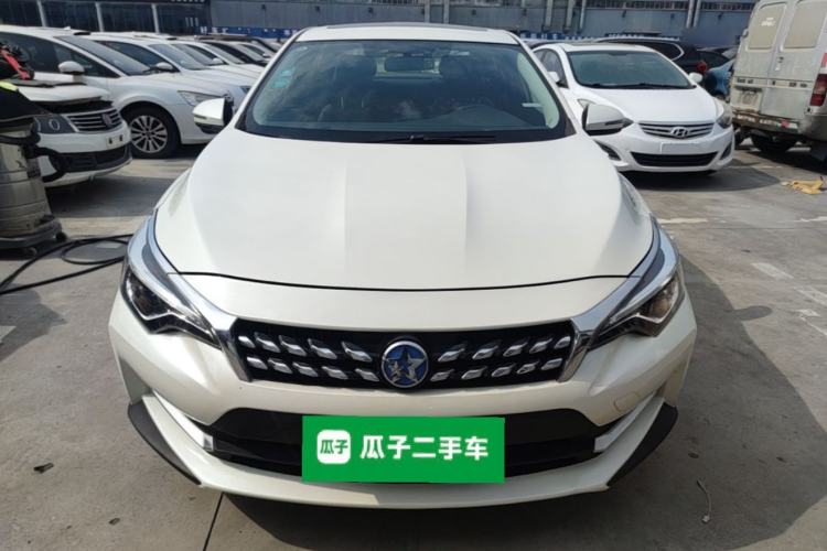 Used Venucia D60 2018 1.6L CVT Smart Connect Elite Edition Front