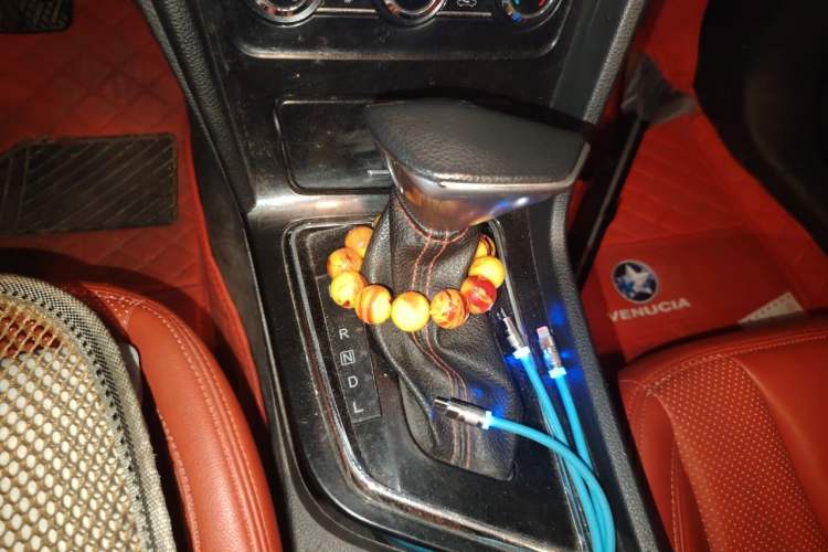 Used Venucia D60 2018 1.6L CVT Comfort Edition Gear Lever