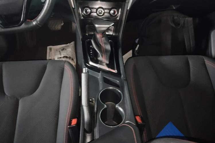 Used Venucia D60 2018 1.6L CVT Comfort Edition Gear Lever