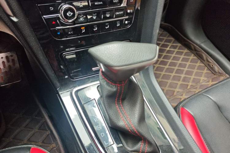 Used Venucia D60 2018 1.6L CVT Smart Connect Elite Edition Gear Lever