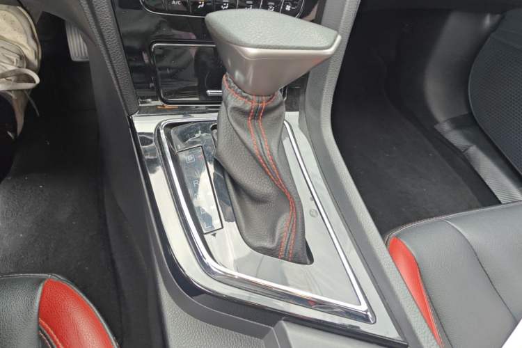 Used Venucia D60 2018 1.6L CVT Smart Connect Elite Edition Gear Lever