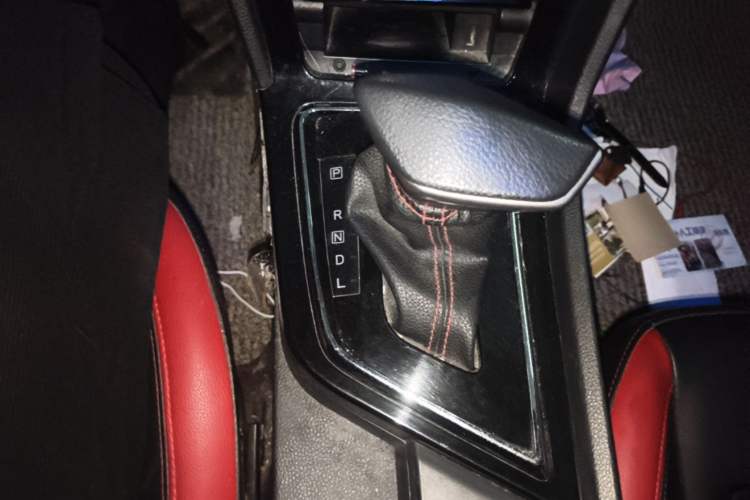 Used Venucia D60 2018 1.6L CVT Smart Connect Elite Edition Gear Lever