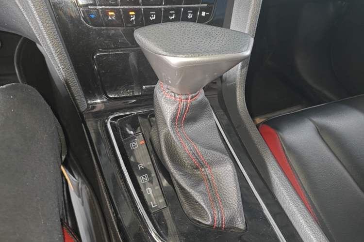 Used Venucia D60 2018 1.6L CVT Smart Connect Elite Edition Gear Lever