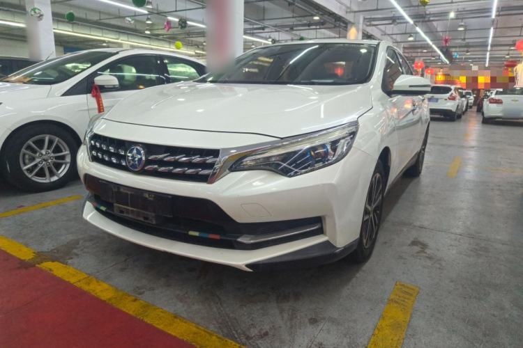Used Venucia D60 2018 1.6L CVT Smart Connect Elite Edition Guazi used car, China used car export, Used car for sale, Used cars, Cheapest cars for sale