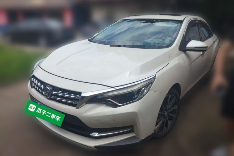 Used Venucia D60 2018 1.6L CVT Smart Connect Luxury Edition Guazi used car, China used car export, Used car for sale, Used Venucia cars, Cheapest cars for sale