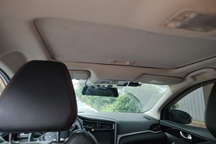 Used Venucia D60 2018 1.6L CVT Smart Connect Elite Edition Headliner